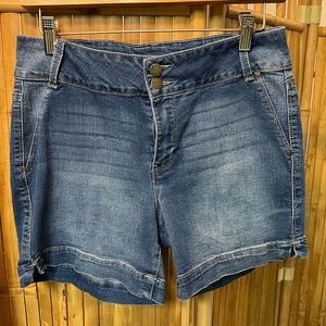 D jeans shorts. Cotton spandex/ size 10